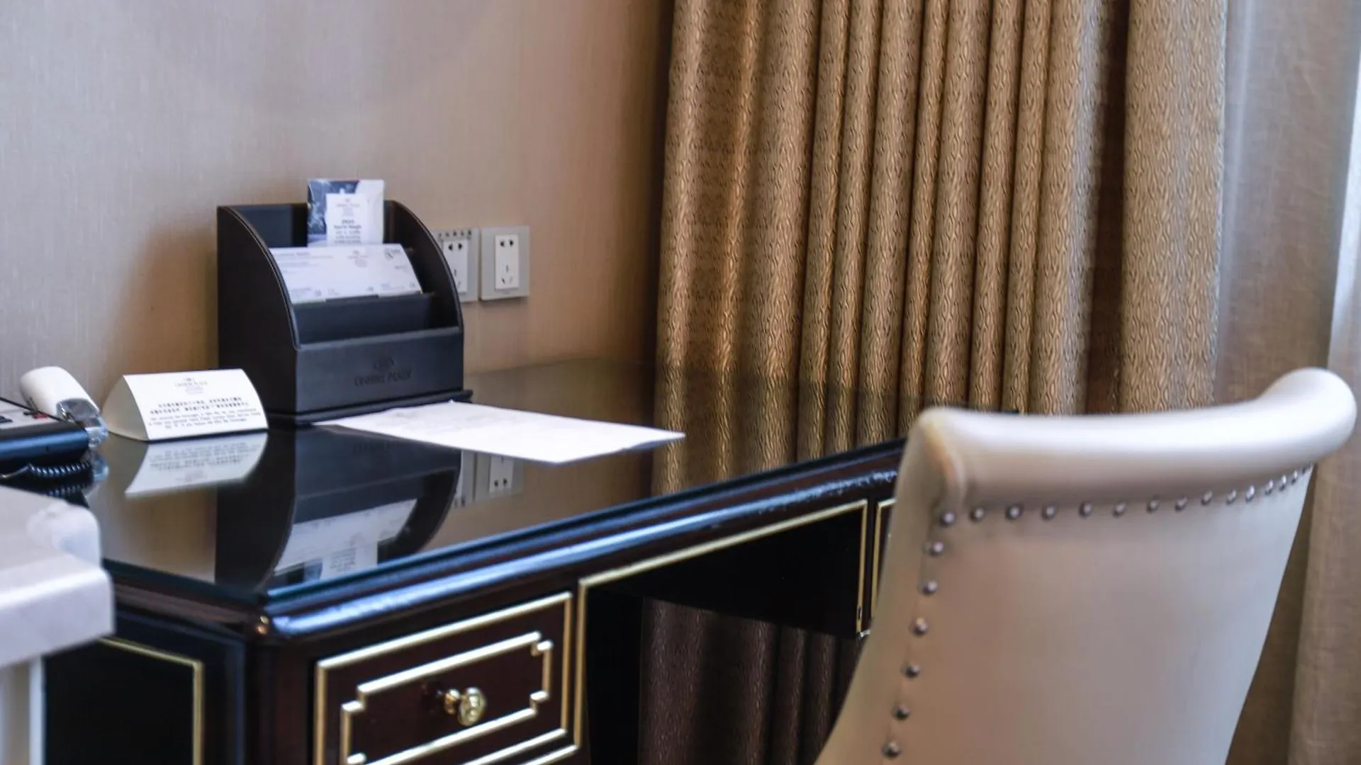 Crowne Plaza Zhengzhou By Ihg Hotel